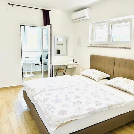 Apartmani Marco,Lukas,Patrick,David,Blizu Centra I Mora Sa Free Privatnim Parkingom Пула Экстерьер фото