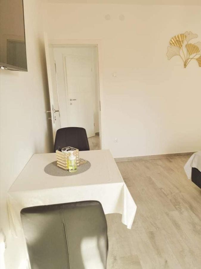 Apartmani Marco,Lukas,Patrick,David,Blizu Centra I Mora Sa Free Privatnim Parkingom Пула Экстерьер фото