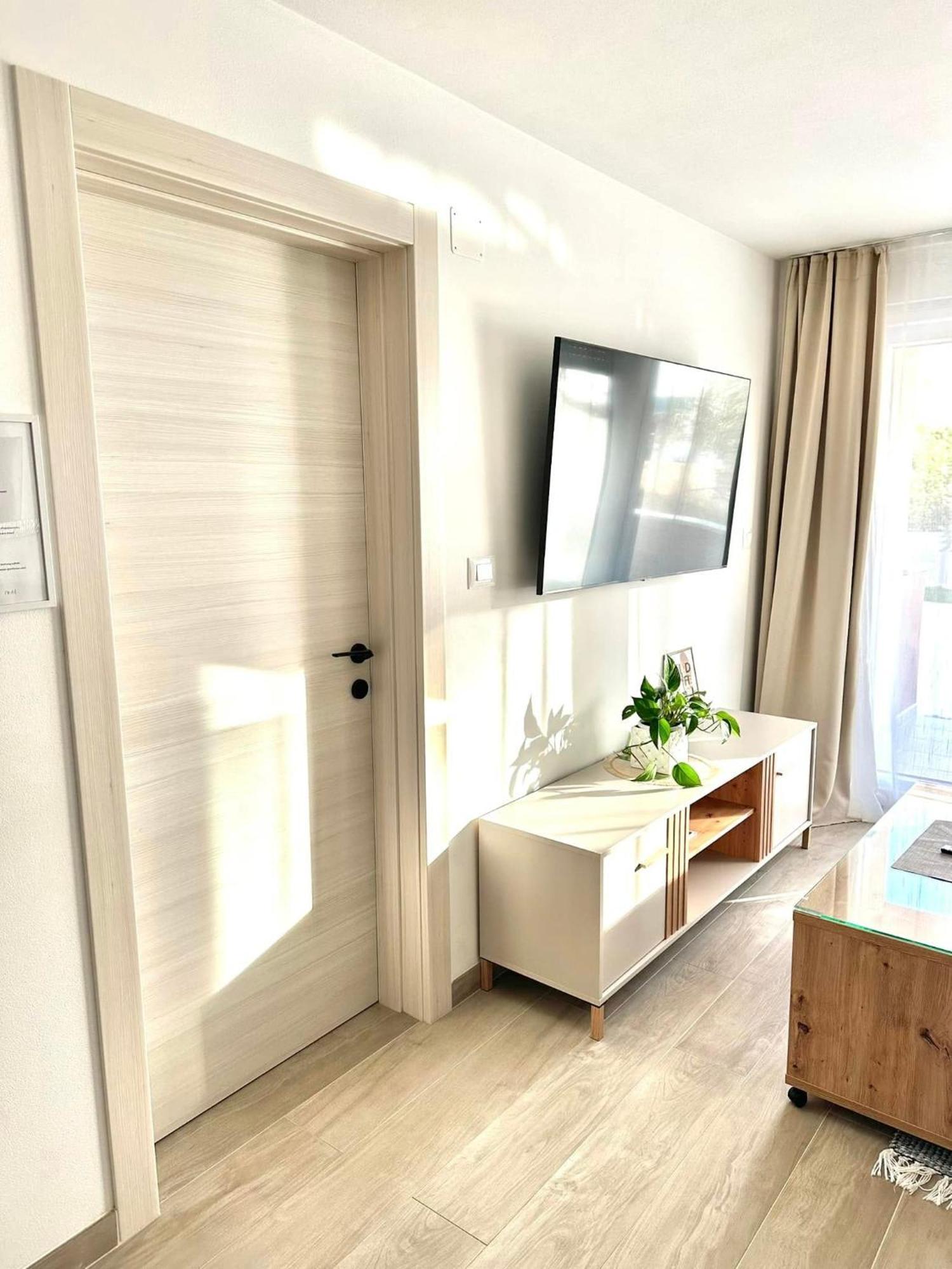 Apartmani Marco,Lukas,Patrick,David,Blizu Centra I Mora Sa Free Privatnim Parkingom Пула Экстерьер фото